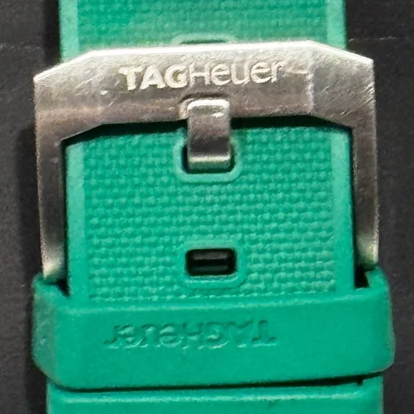 TAG Heuer Formula 1 - Green Strap with Silver Clasp - Picture 3 of 3